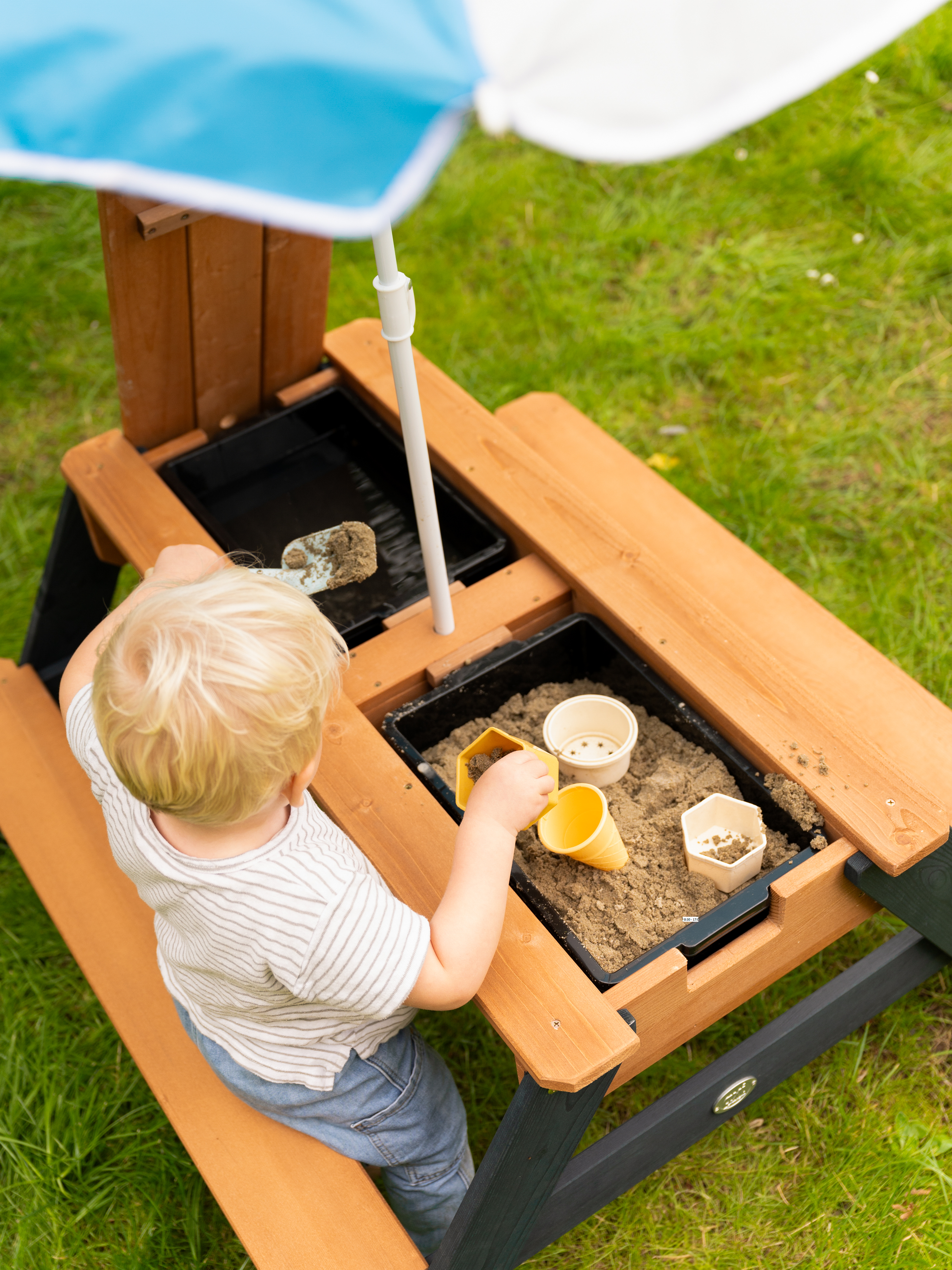 AXI Nick Zand & Water Picknicktafel Antraciet/bruin - Parasol Blauw/wit