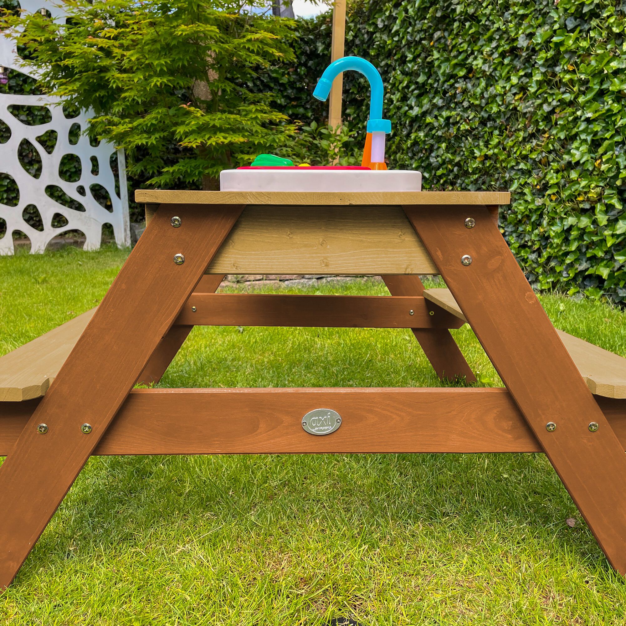 AXI Emily Zand & Water Picknicktafel met Speelkeuken wastafel Bruin