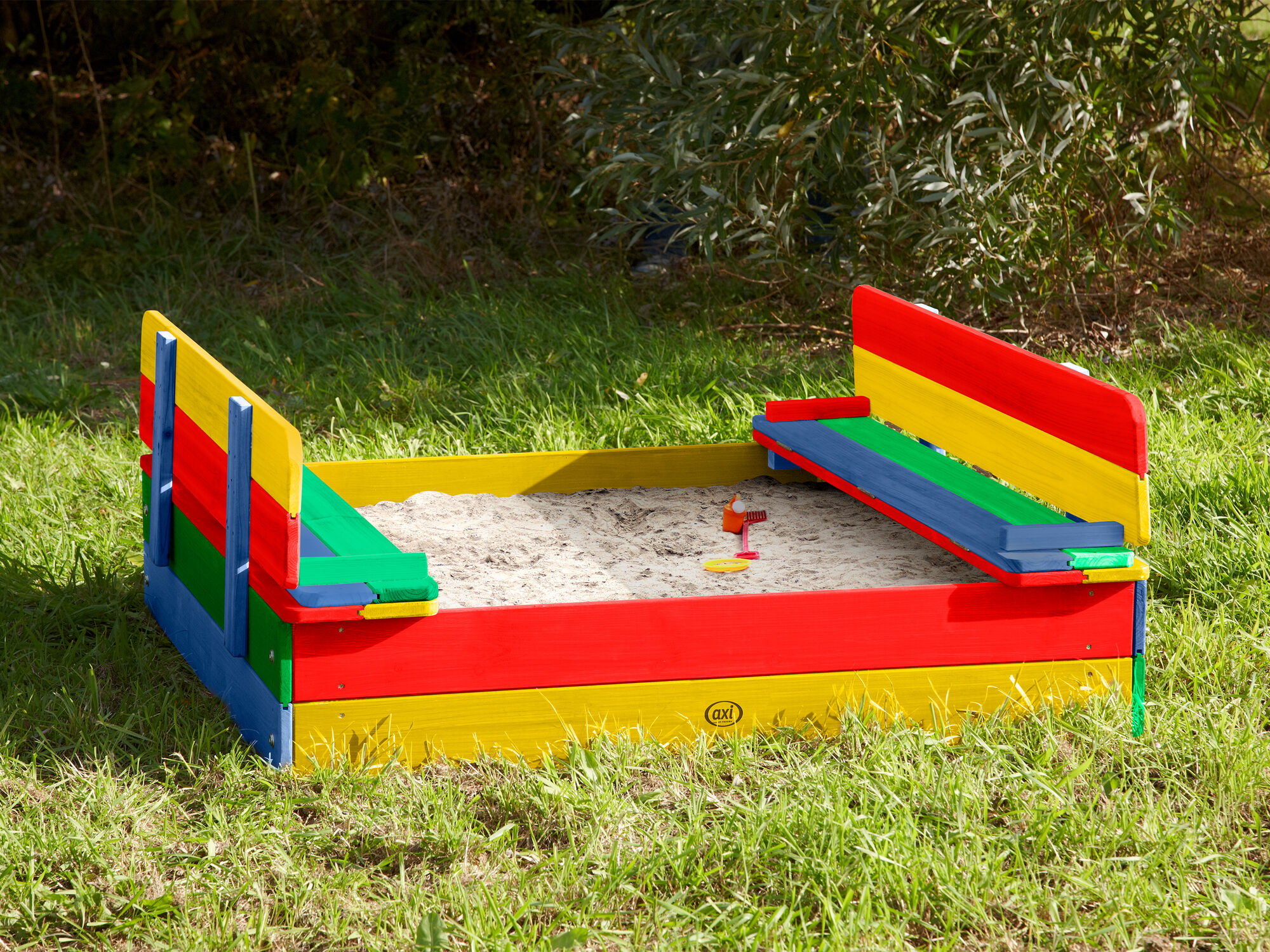 AXI Ella Zandbak met bankjes Regenboog
