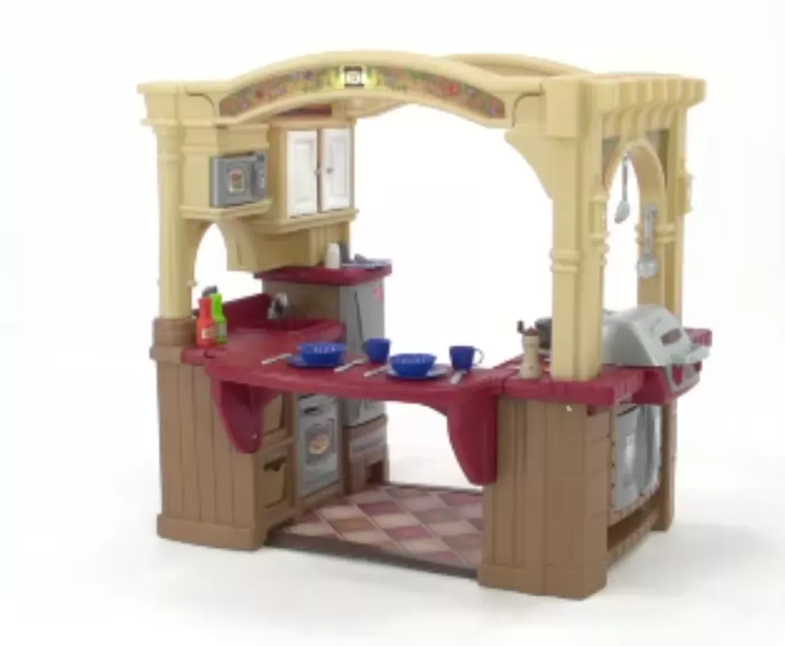 Step2 Grand & Grill Walk-In Play Kitchen