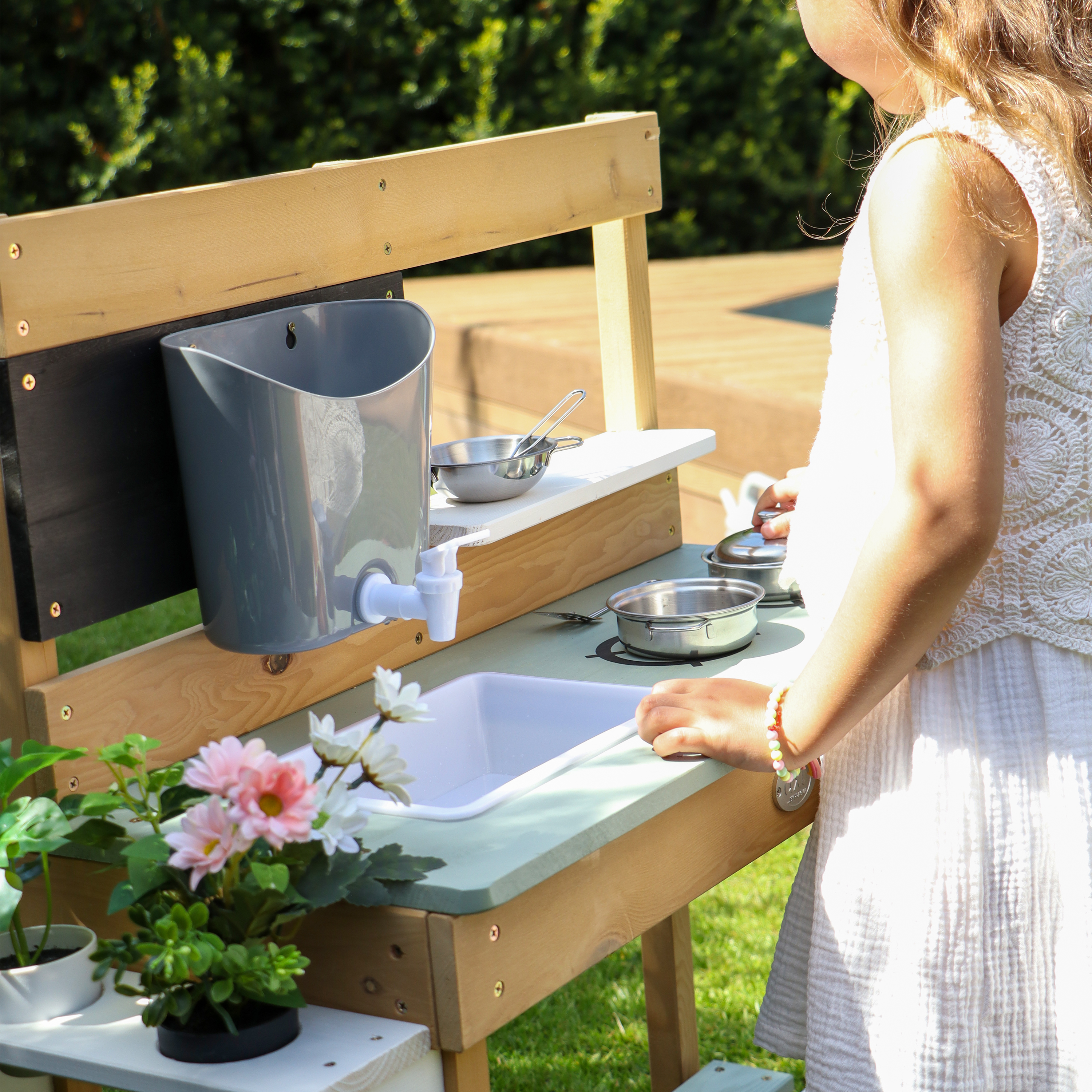 AXI Puck Sand & Water Play Kitchen Brown/Green