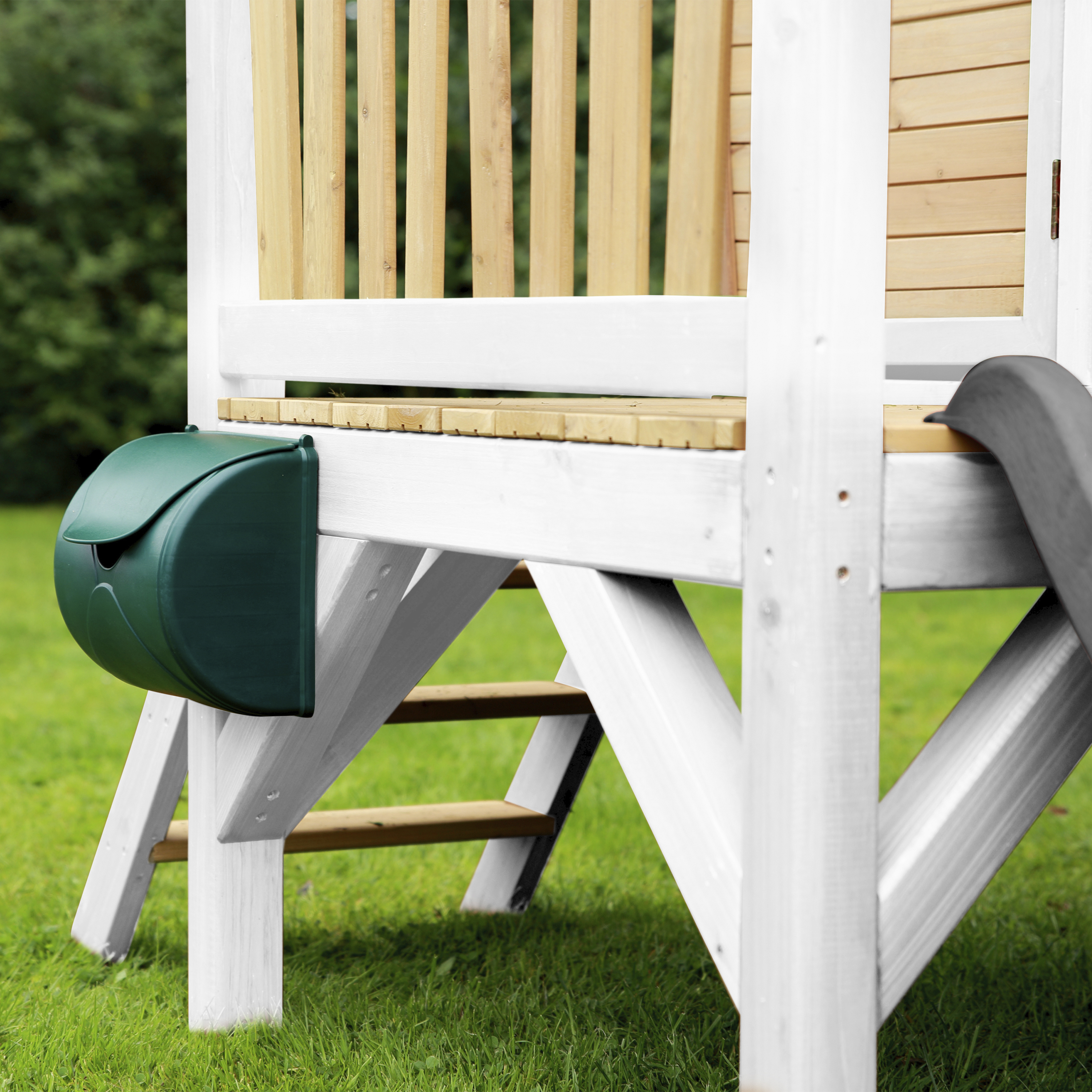 AXI Robin Playhouse Brown/White - Grey Slide