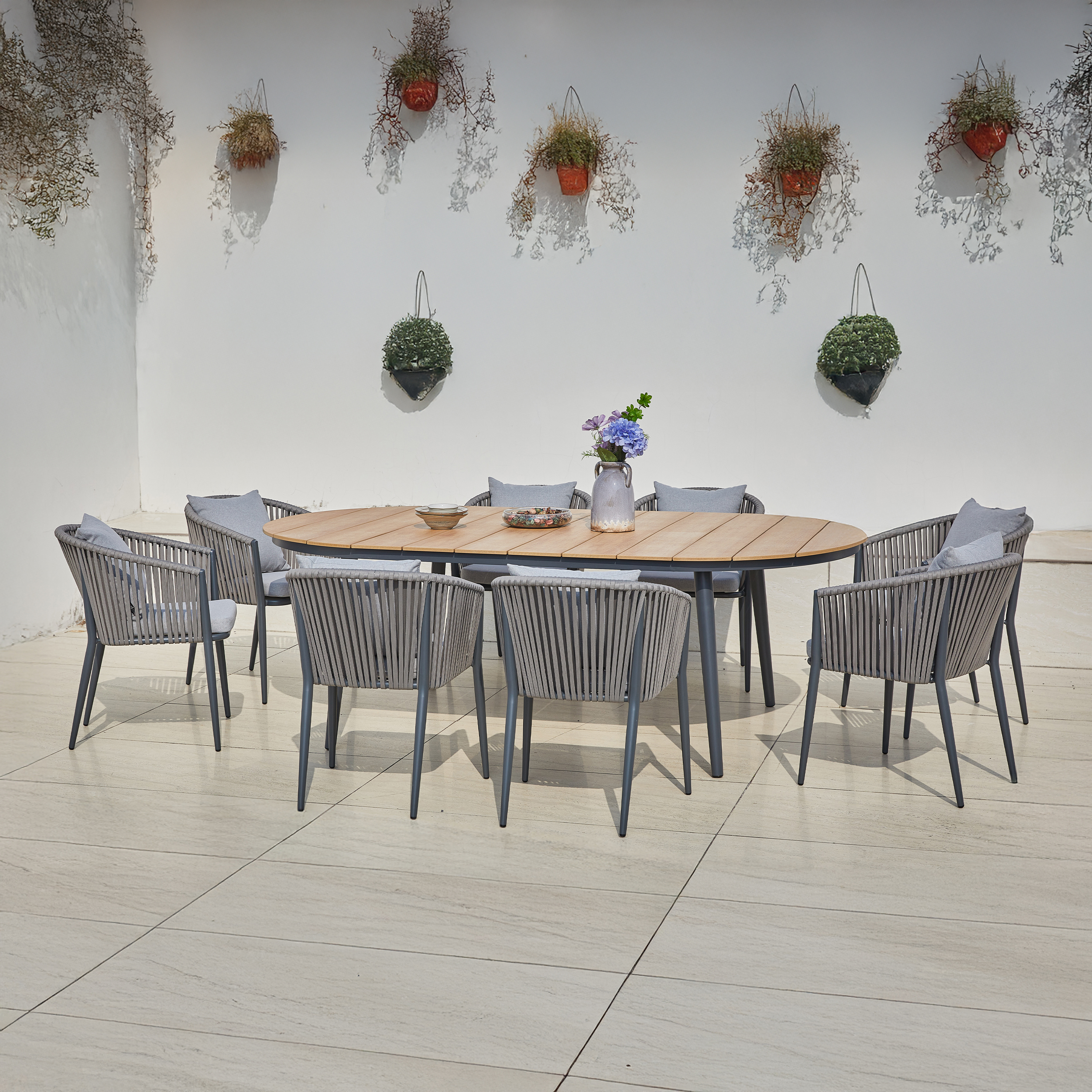 AXI Chay Garden Set with 8 Chairs – Antraciet with Polywood in Wood Effect