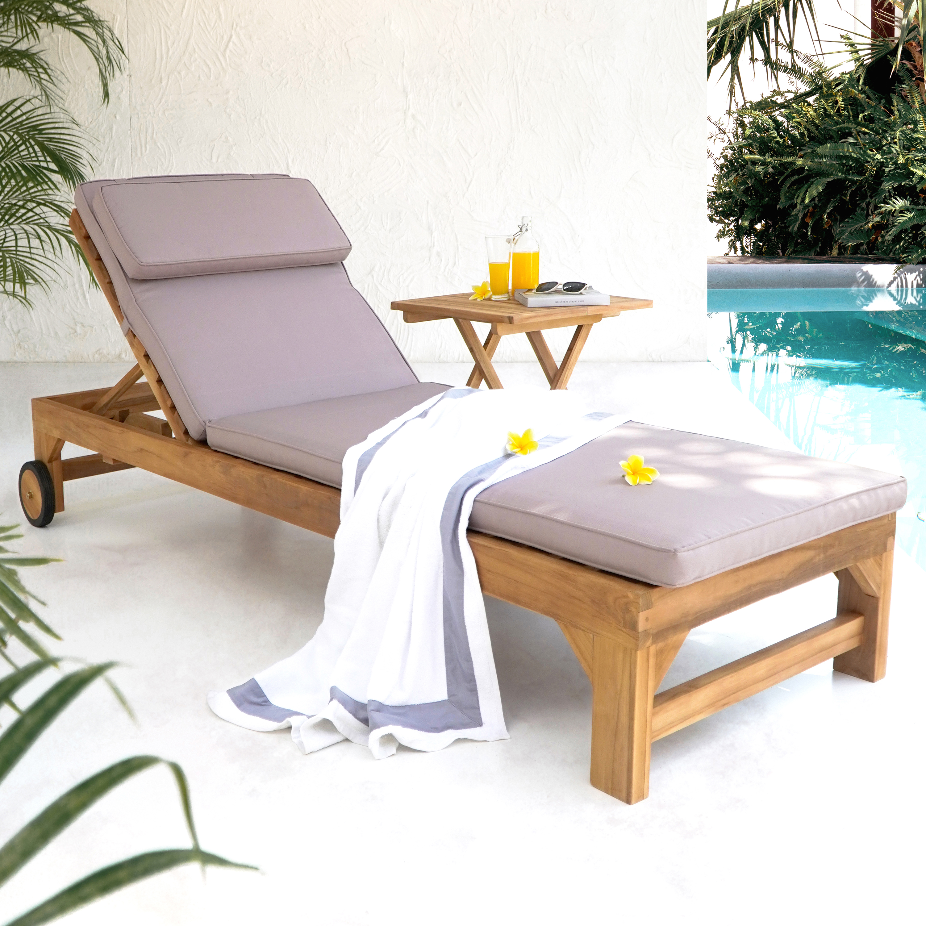 Rama teak wood sun lounger with cushion