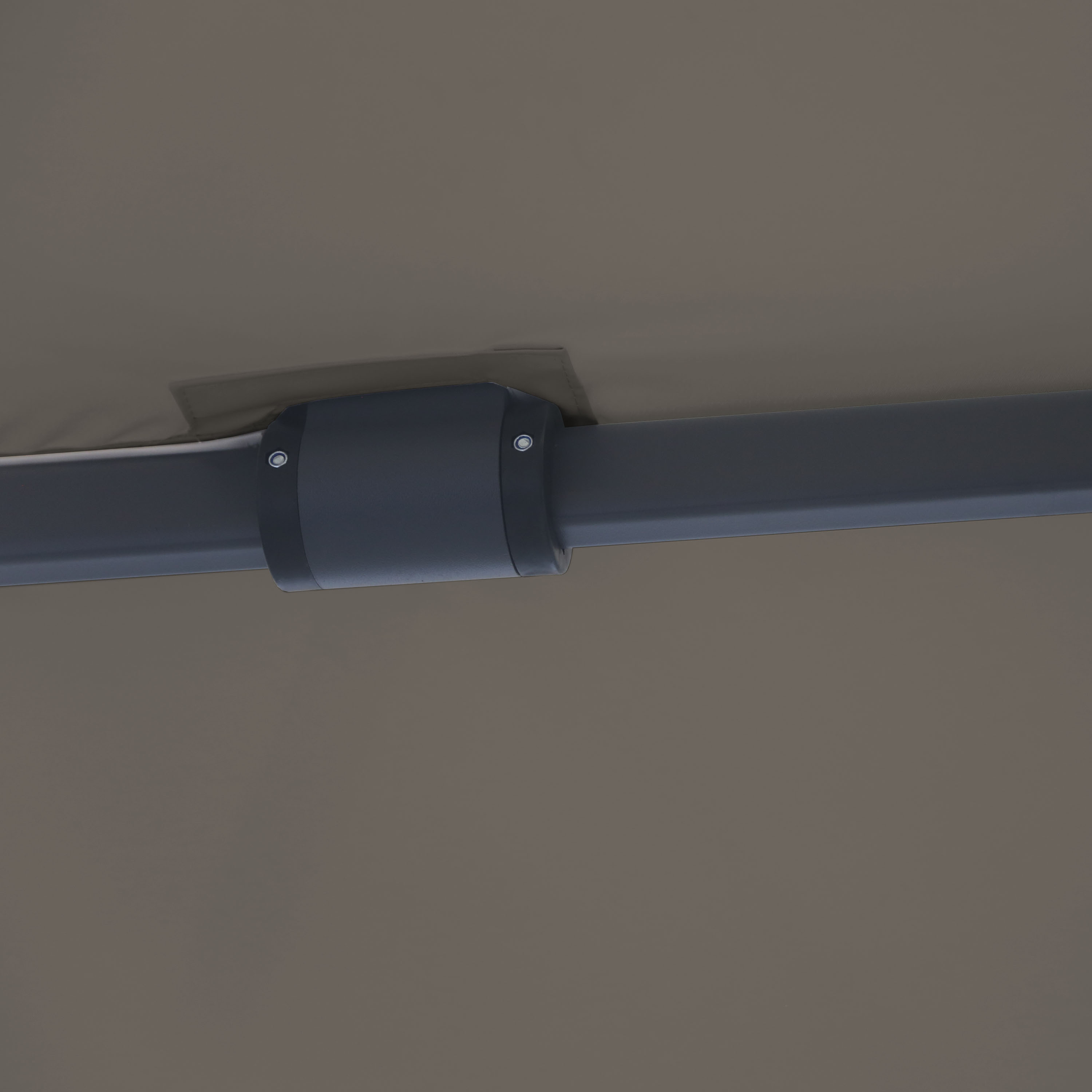 AXI Solis Cantilever Parasol Ø 300cm Anthracite/Taupe