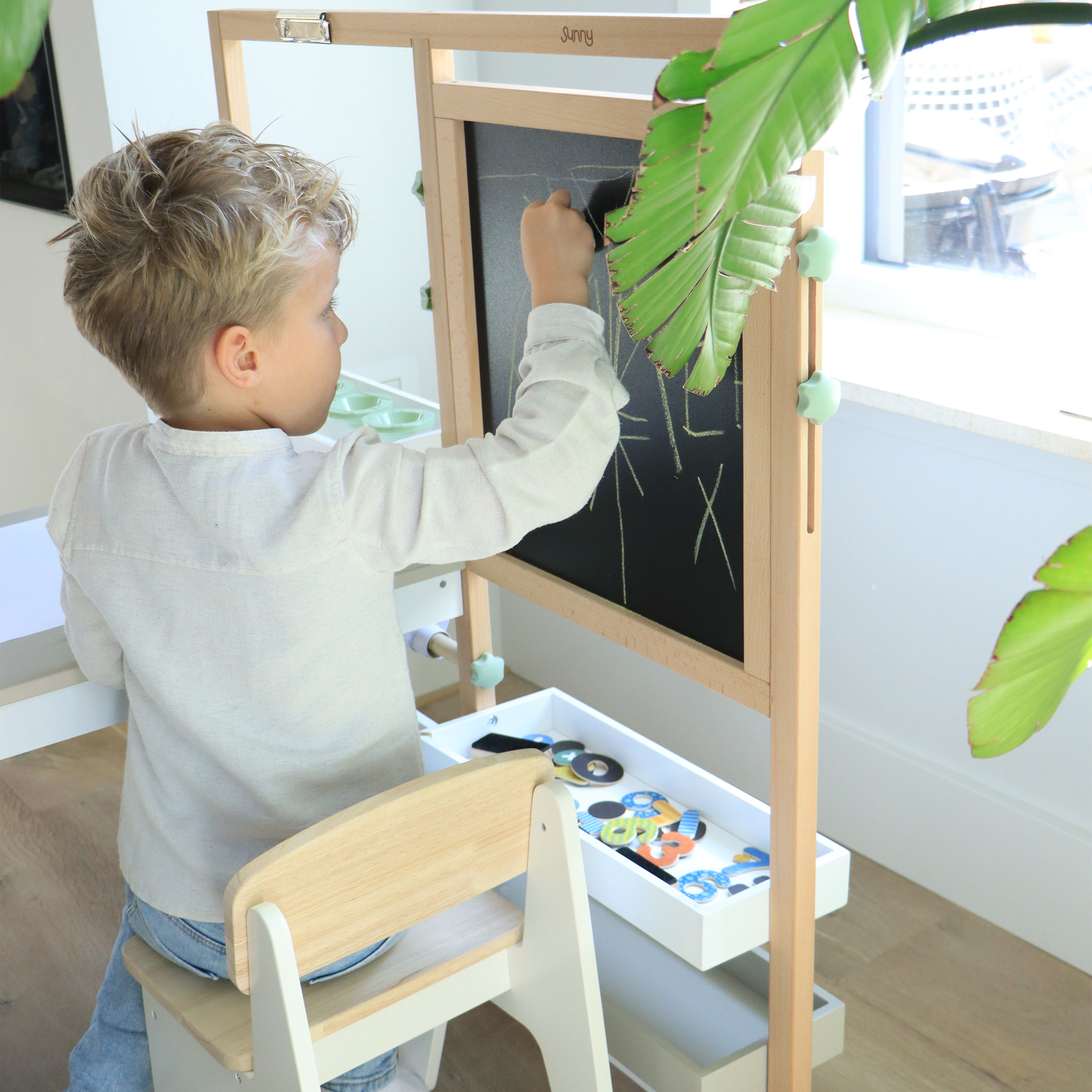 Sunny Olivia Drawing and Craft Table
