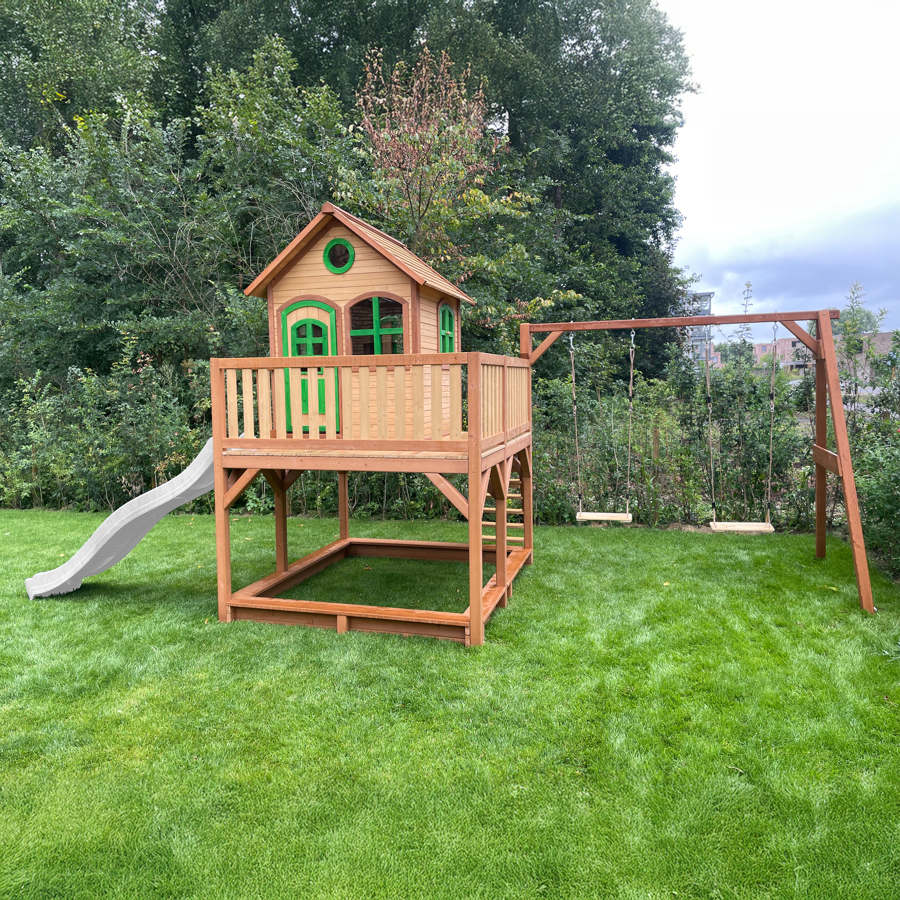 AXI Liam Playhouse with Double Swing Set Brown/Green - White Slide-8717973937838 AXI Liam Playhouse with Double Swing Set Brown/Green - White Slide