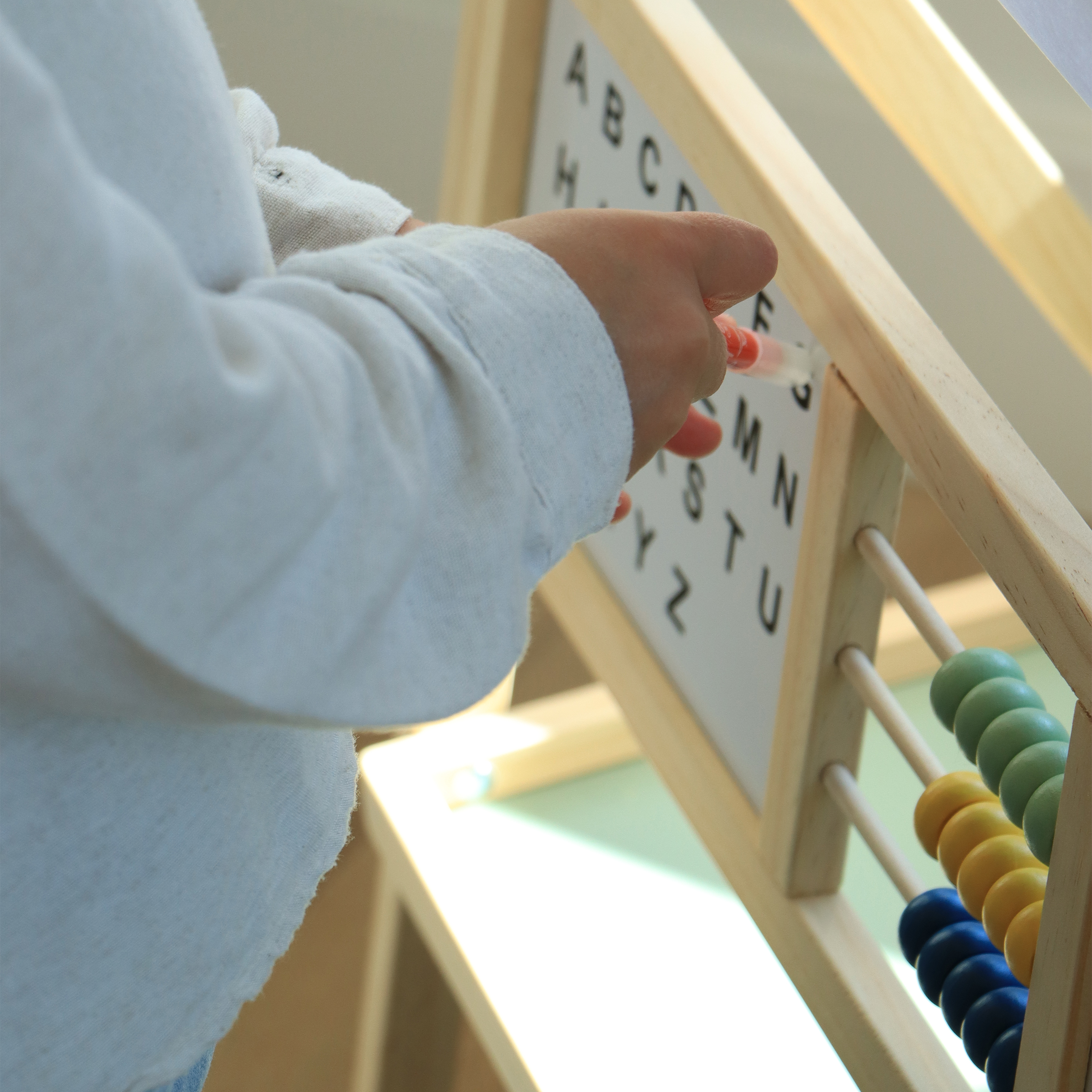 Sunny Nola Activity Easel - Natural Brown