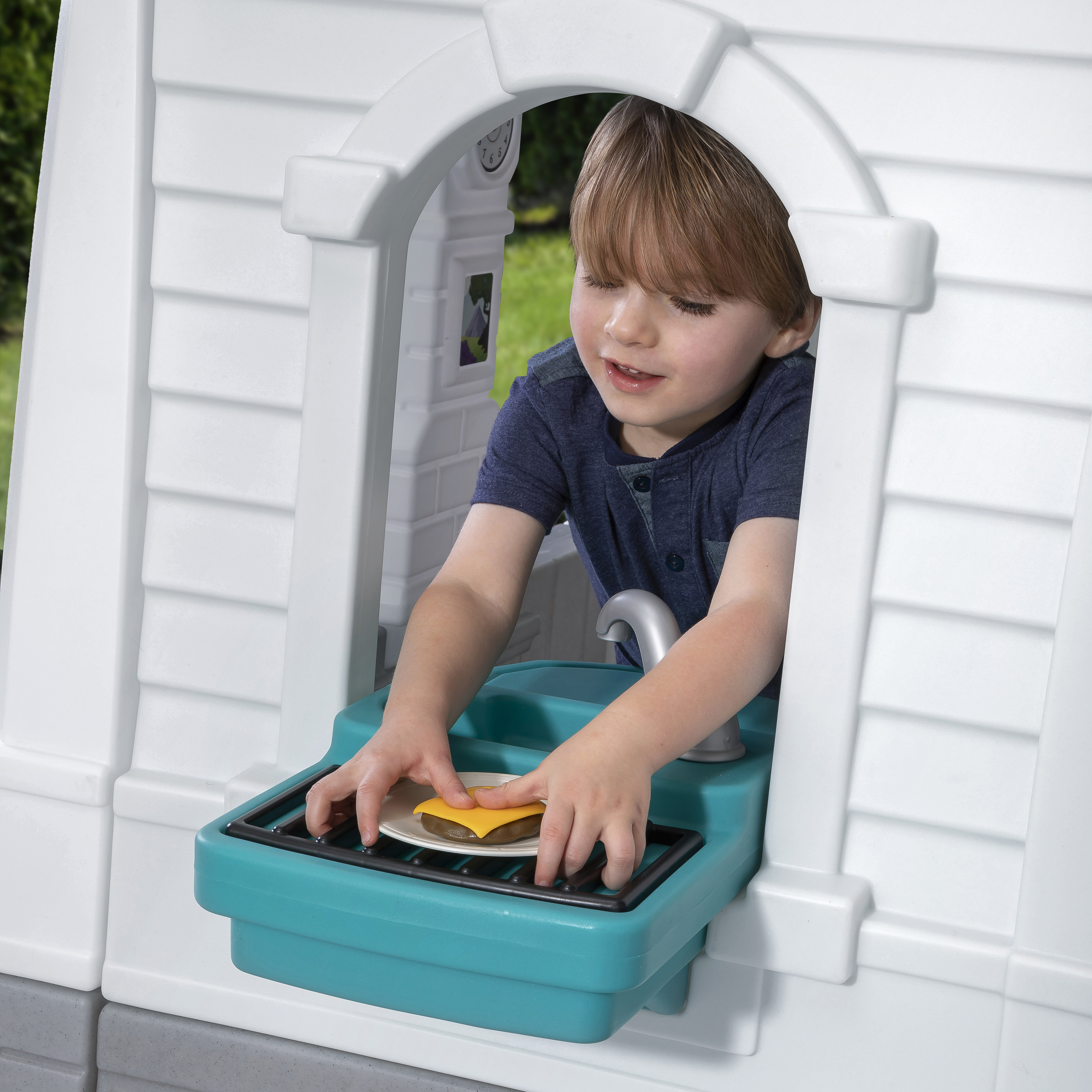 Step2 Neat & Tidy Cottage Homestyle Edition