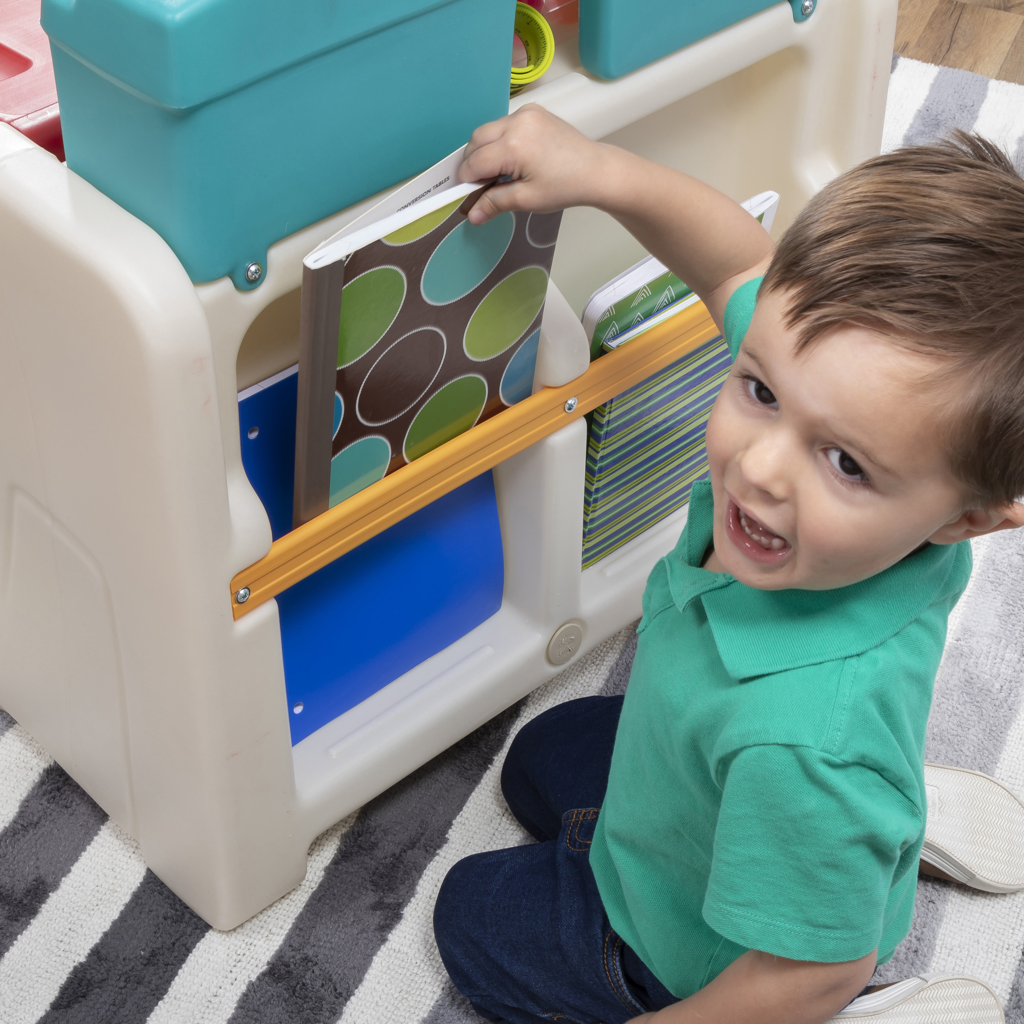 Step2 Flip & Doodle Easel Desk With Stool