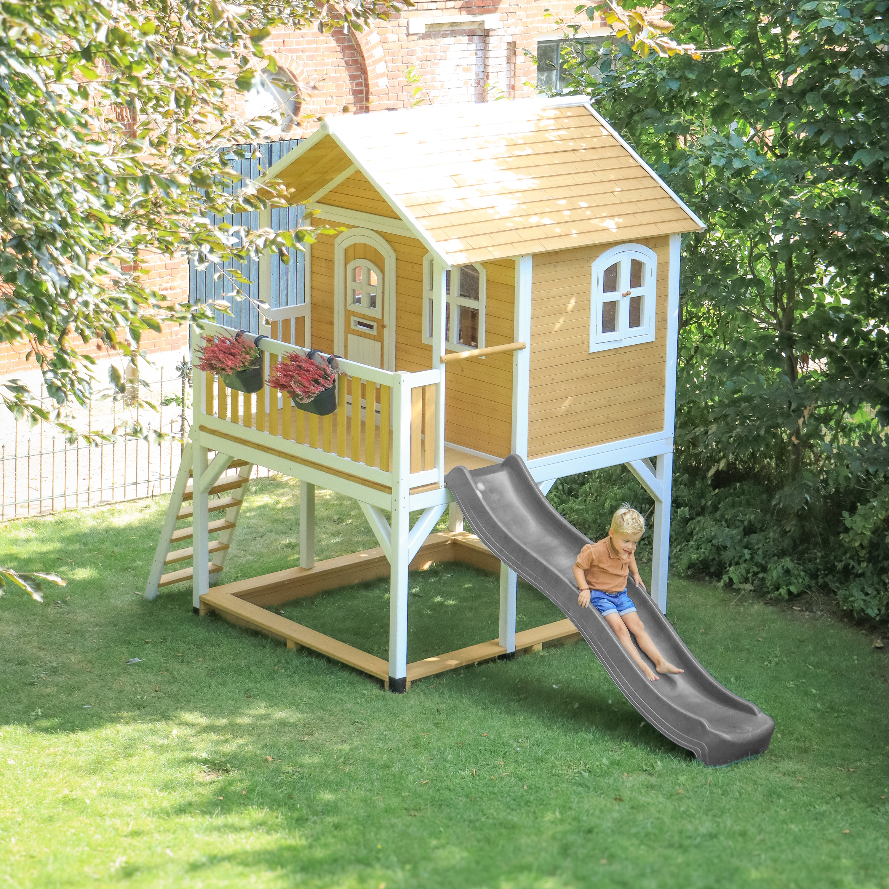 AXI Marc Playhouse Brown/White - Grey Slide