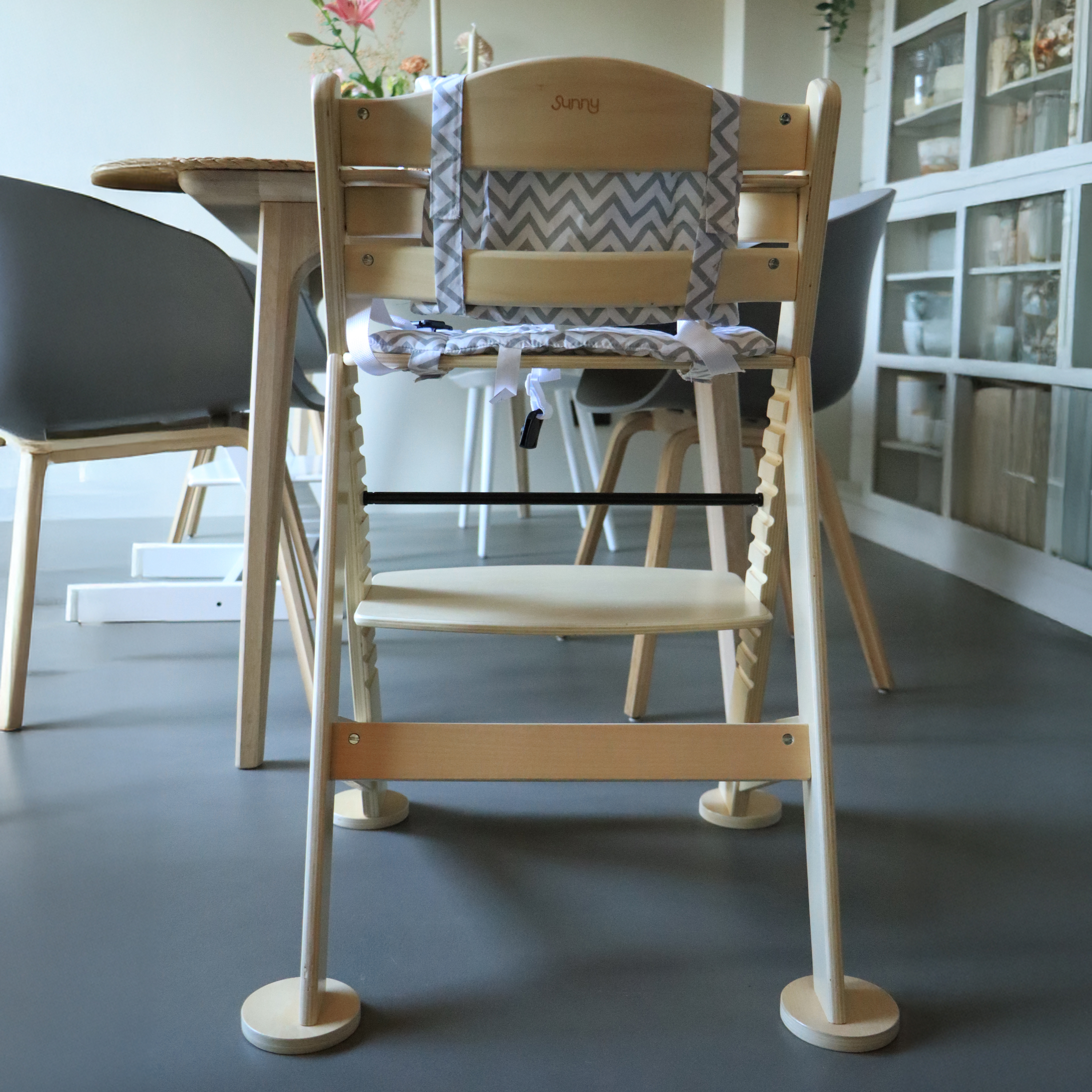 Sunny Fynn High Chair Natural