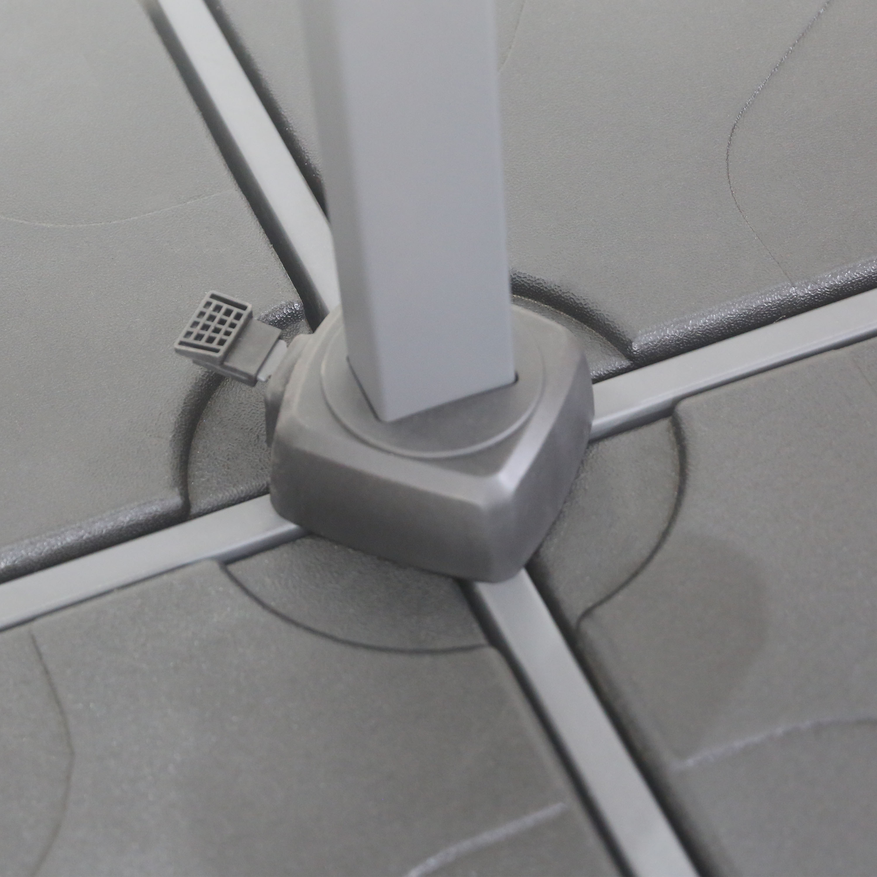 AXI Alina Cantilever Parasol 300x300cm Anthracite/Taupe