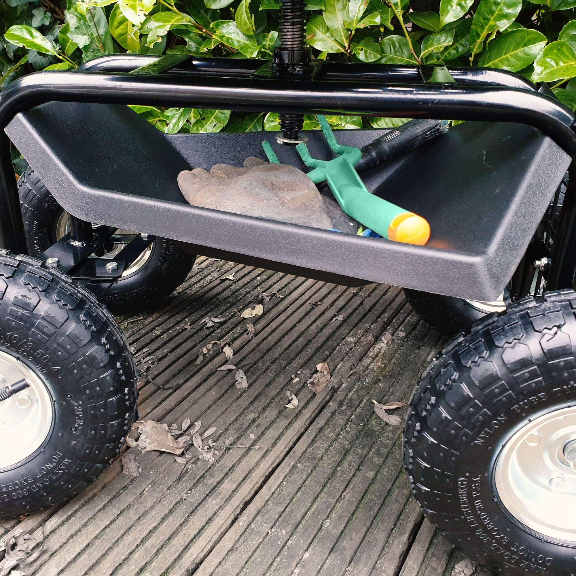 AXI AG22 Rijdende Tuinkruk Zwart-8720365061332 AXI AG22 Rijdende Tuinkruk Zwart
