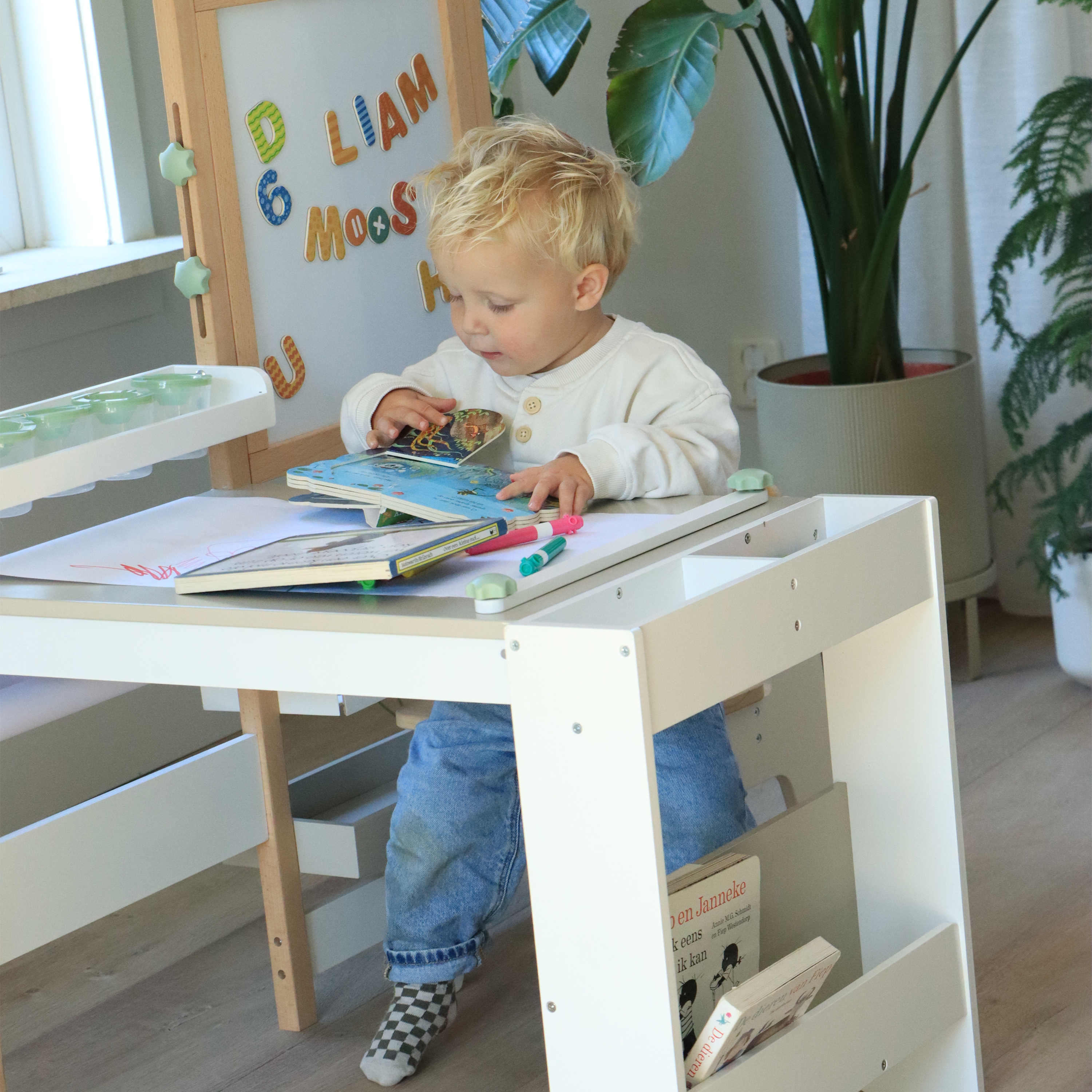 Sunny Olivia Drawing and Craft Table