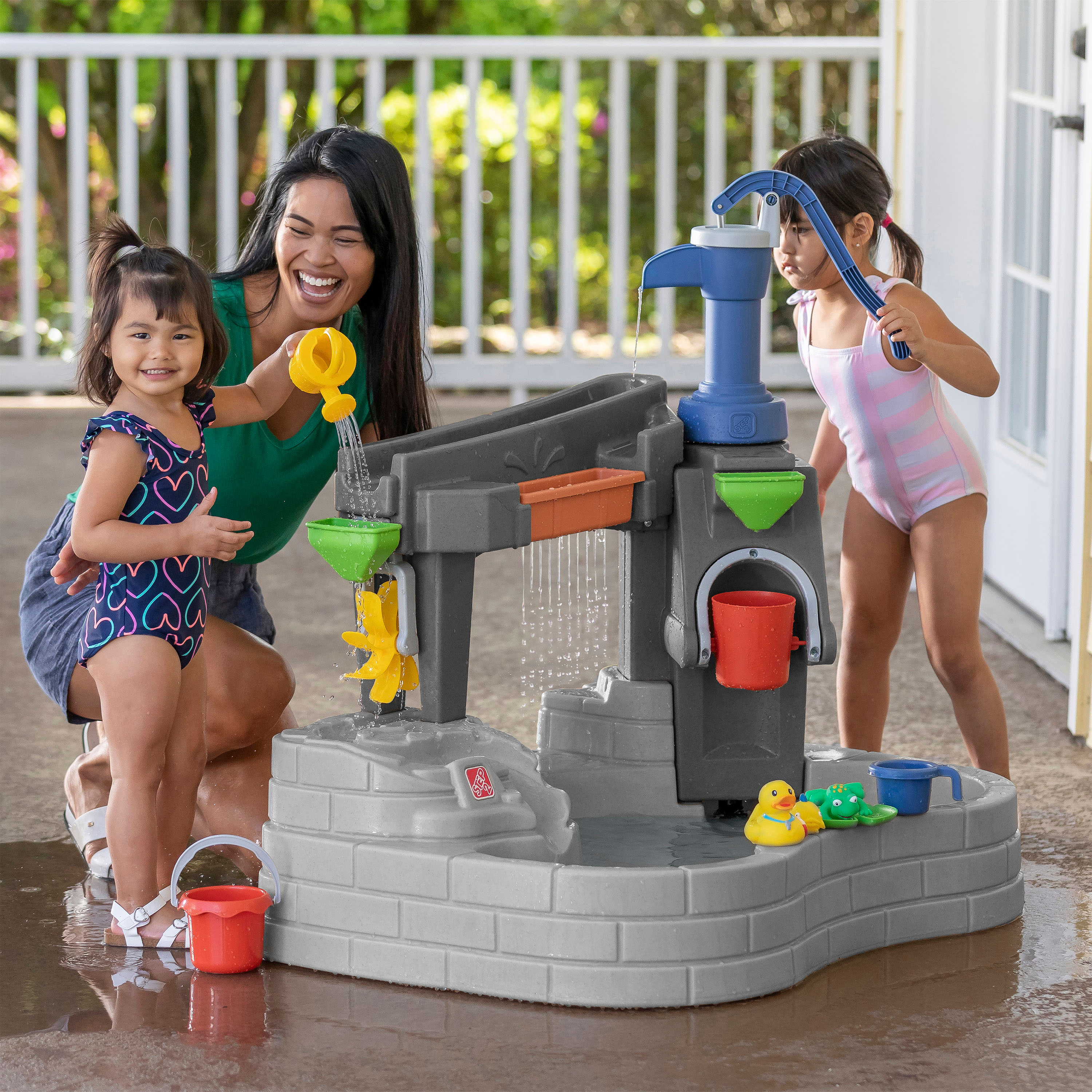Step2 Pump & Splash Discovery Stone Pond Water Table