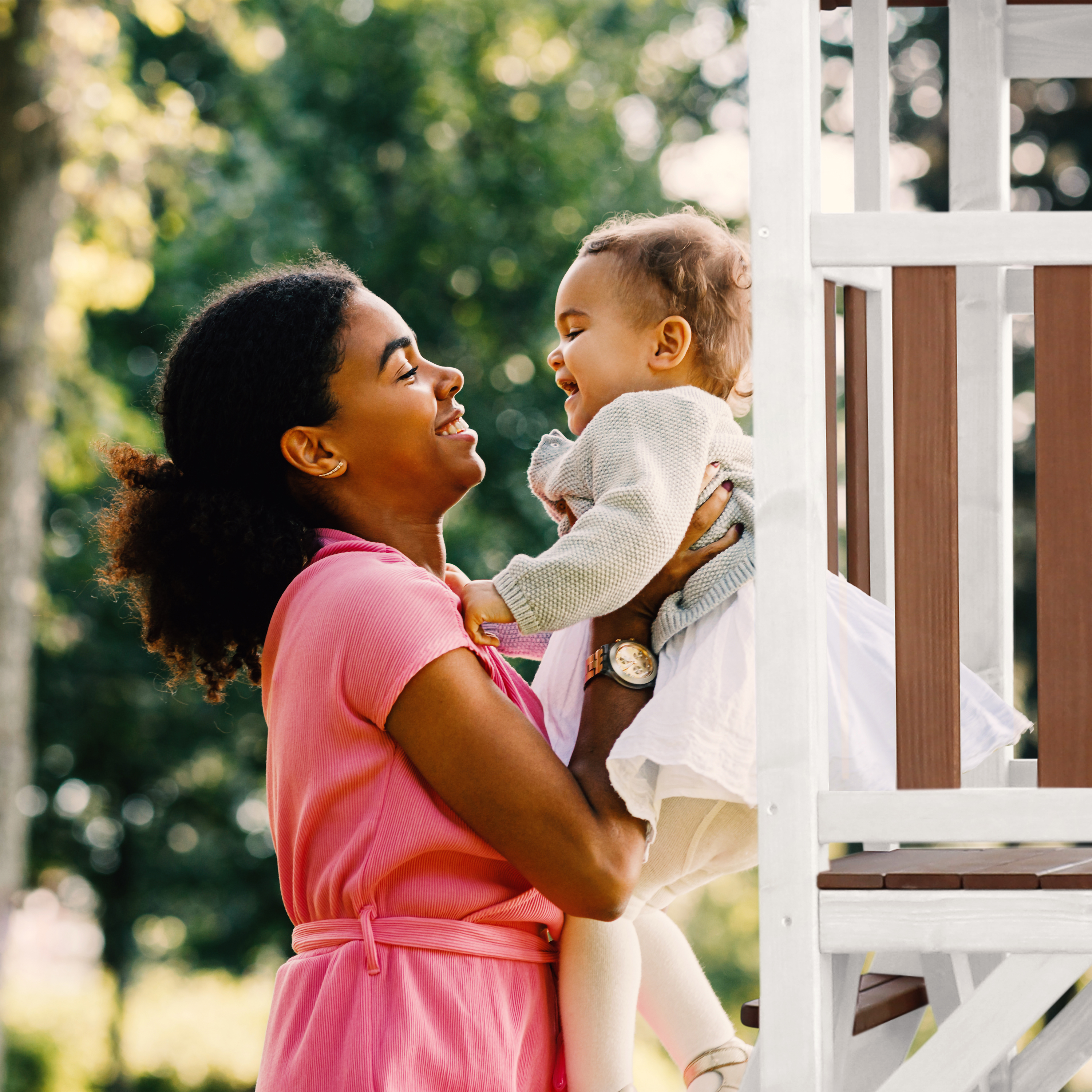 AXI Beach Tower with Roxy Nest Swing Set Brown/White - Purple Slide