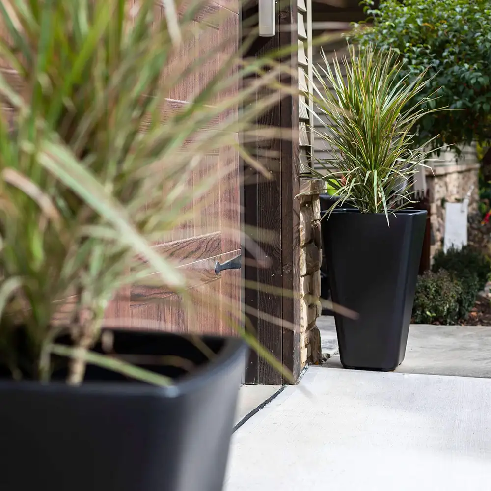 Step2 Bridgeview Bloempot Groot - Onyx Zwart