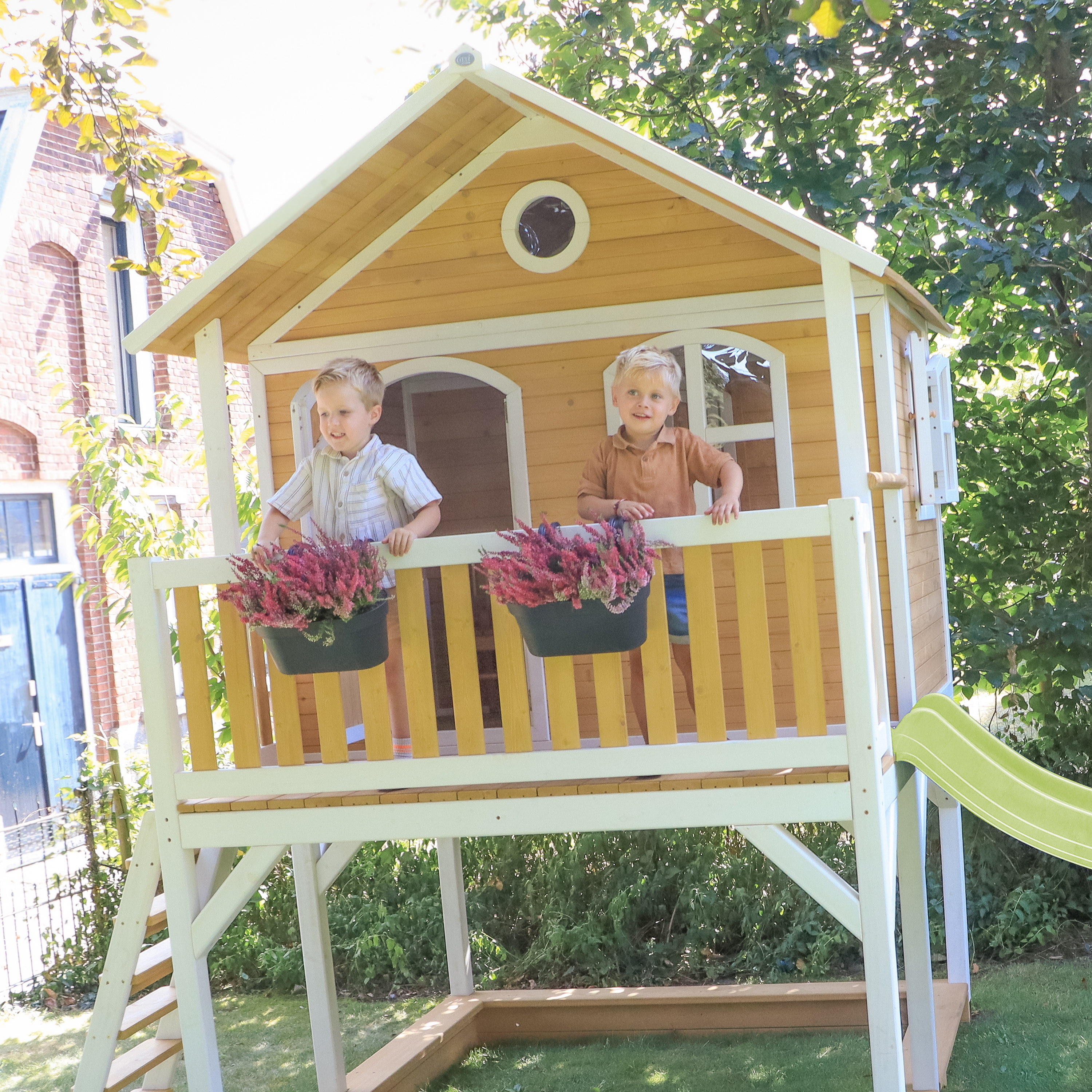 AXI Marc Playhouse Brown/White - Lime Green Slide