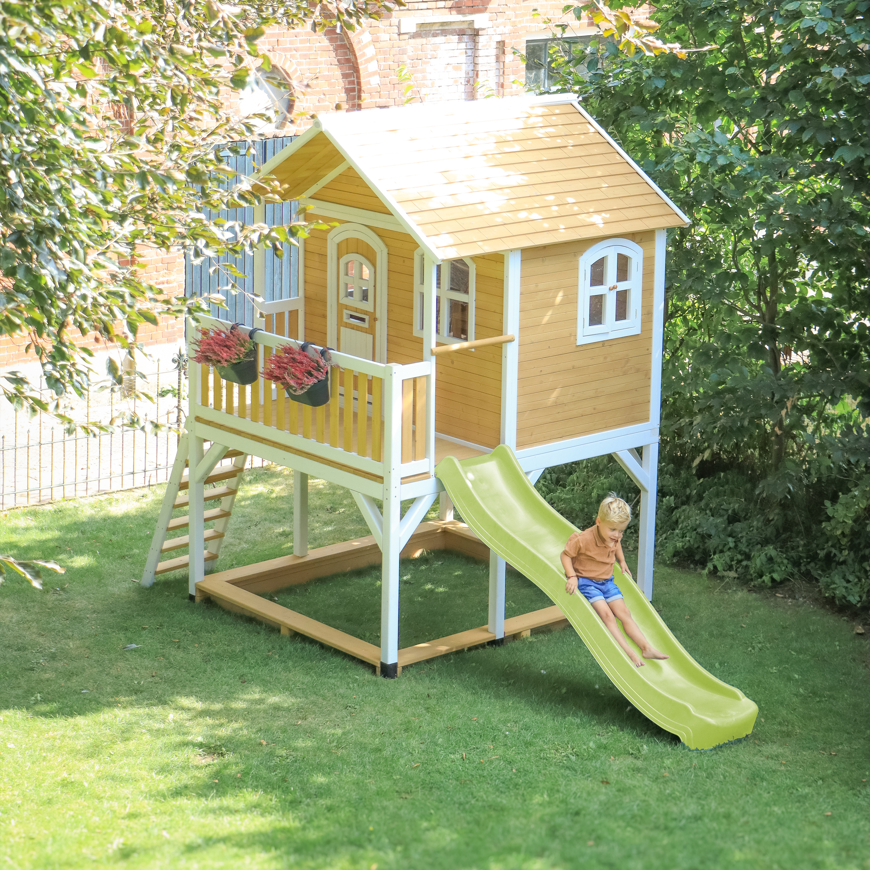 AXI Marc Playhouse Brown/White - Lime Green Slide