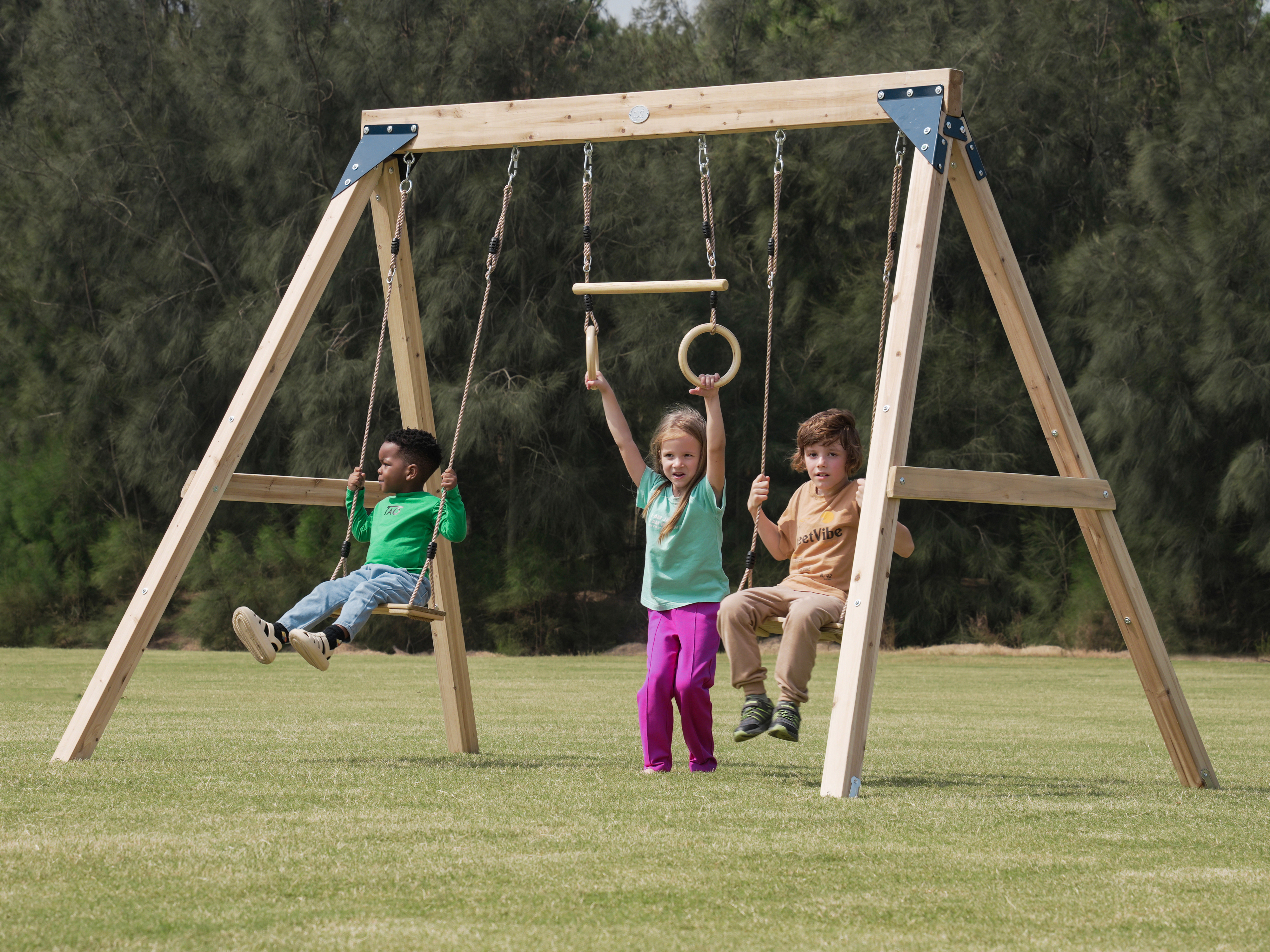 AXI Maya Dubbele houten Schommel met Trapeze Bruin
