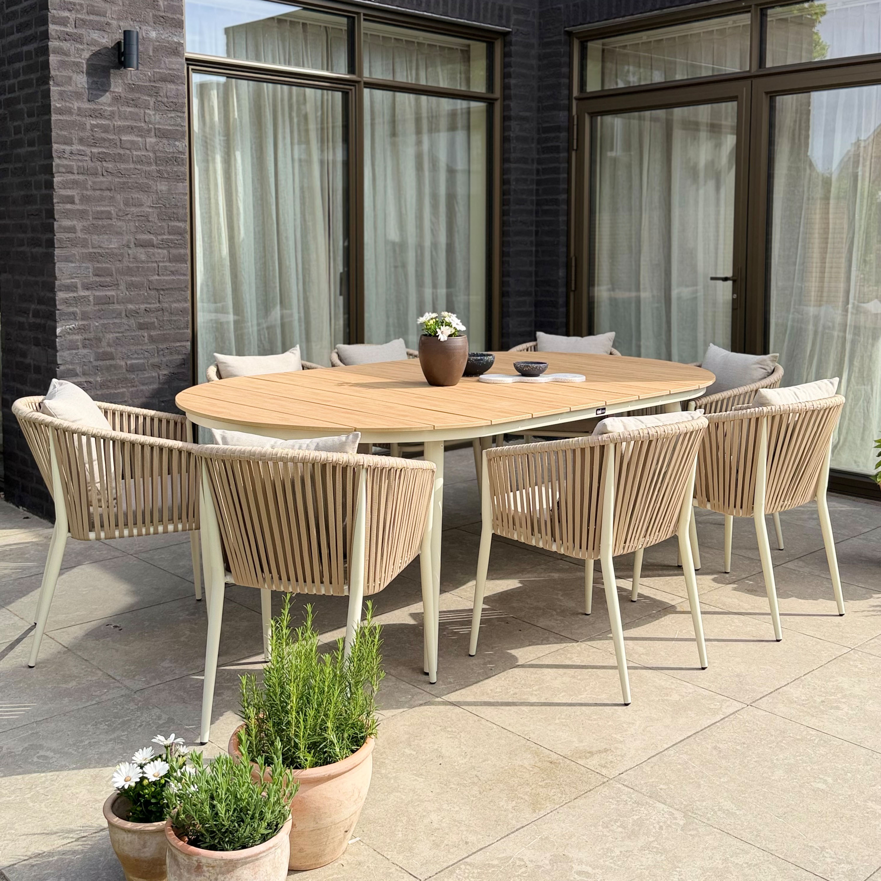 AXI Chay Garden Set with 8 Chairs – Beige with Polywood in Wood Effect
