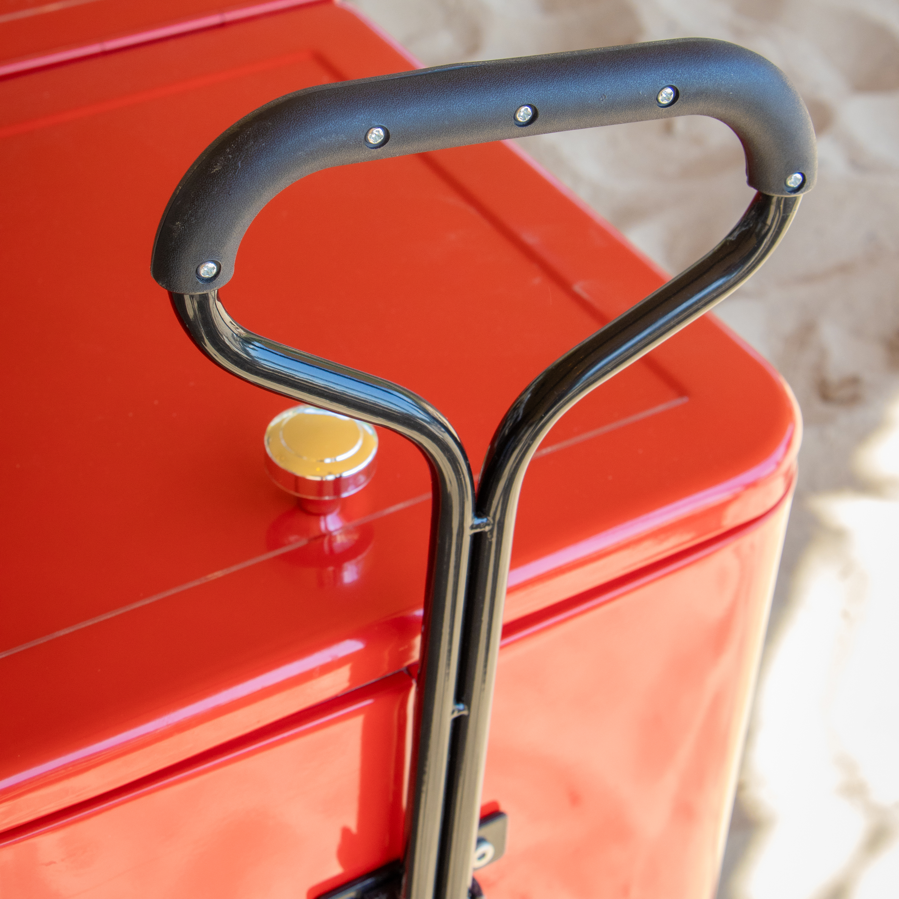 AXI Beach Wagon Cooler - Red