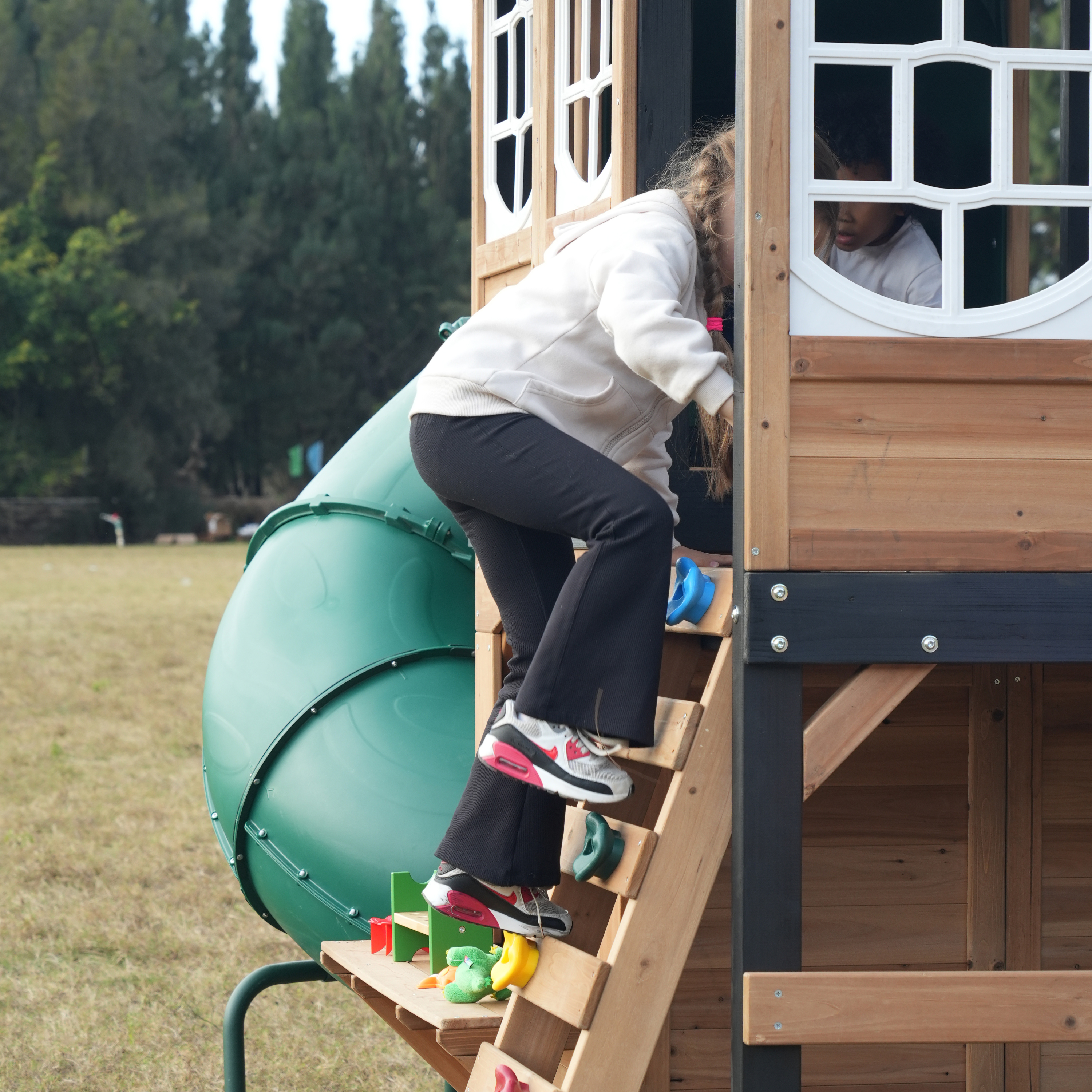 AXI Noud Climbing Frame with Playhouse, Swings, Trapeze and Climbing Wall – Purple Slide and Tube Slide