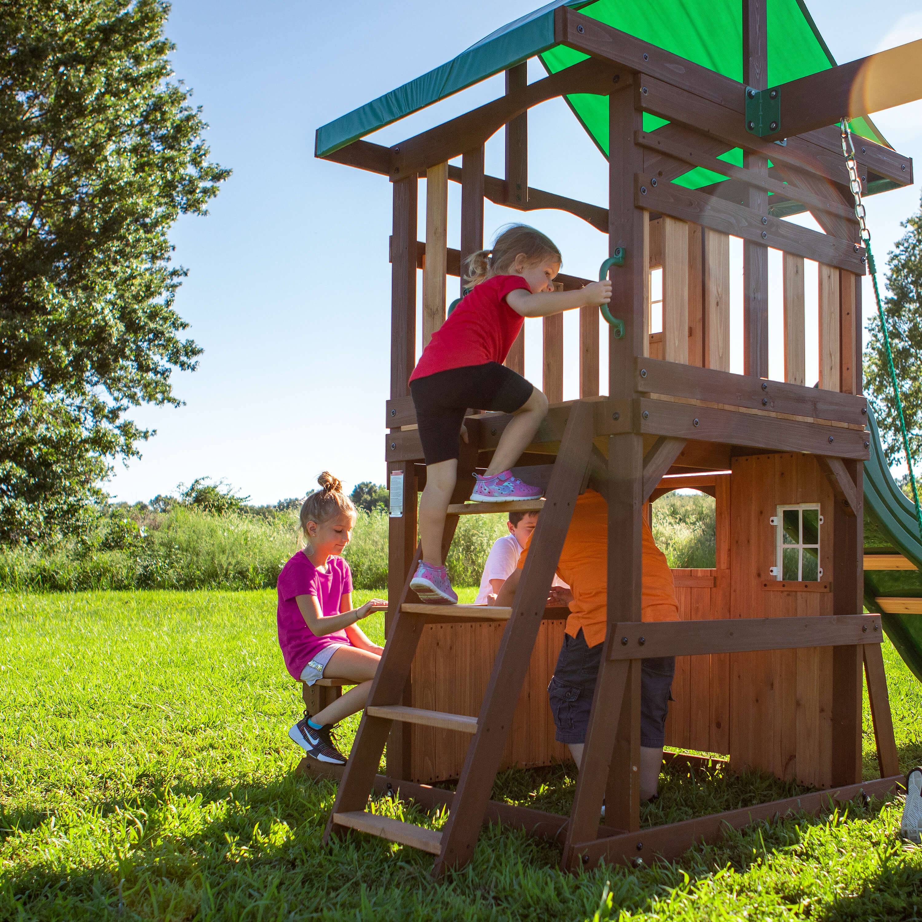 Backyard Discovery Lakewood Speeltoren met Schommels en Glijbaan